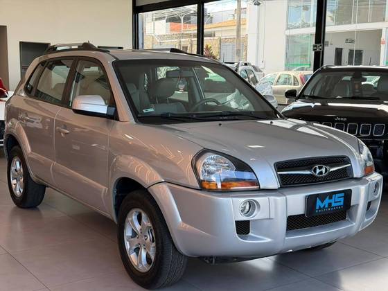 HYUNDAI TUCSON 2.0 MPFI GLS 16V 143CV 2WD FLEX 4P AUTOMÁTICO HYUNDAI TUCSON 2.0 MPFI GLS 16V 143CV 2WD FLEX 4P AUTOMÁTICO